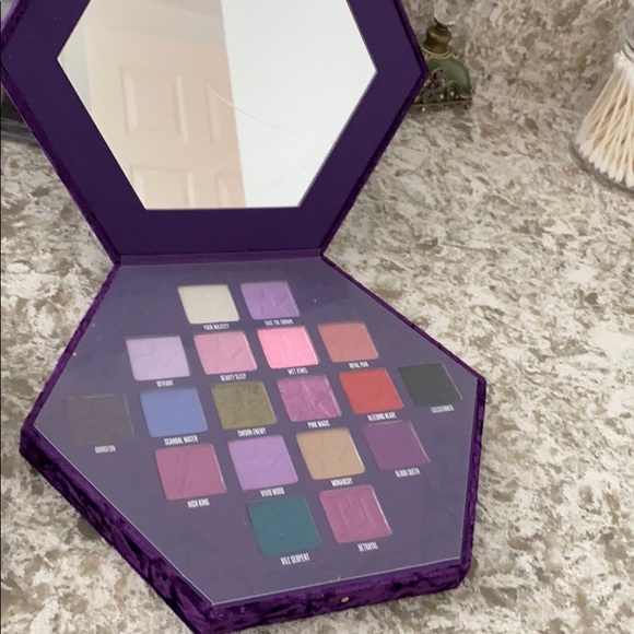 Jeffrey star blood list eyeshadow palette - Picture 5 of 8